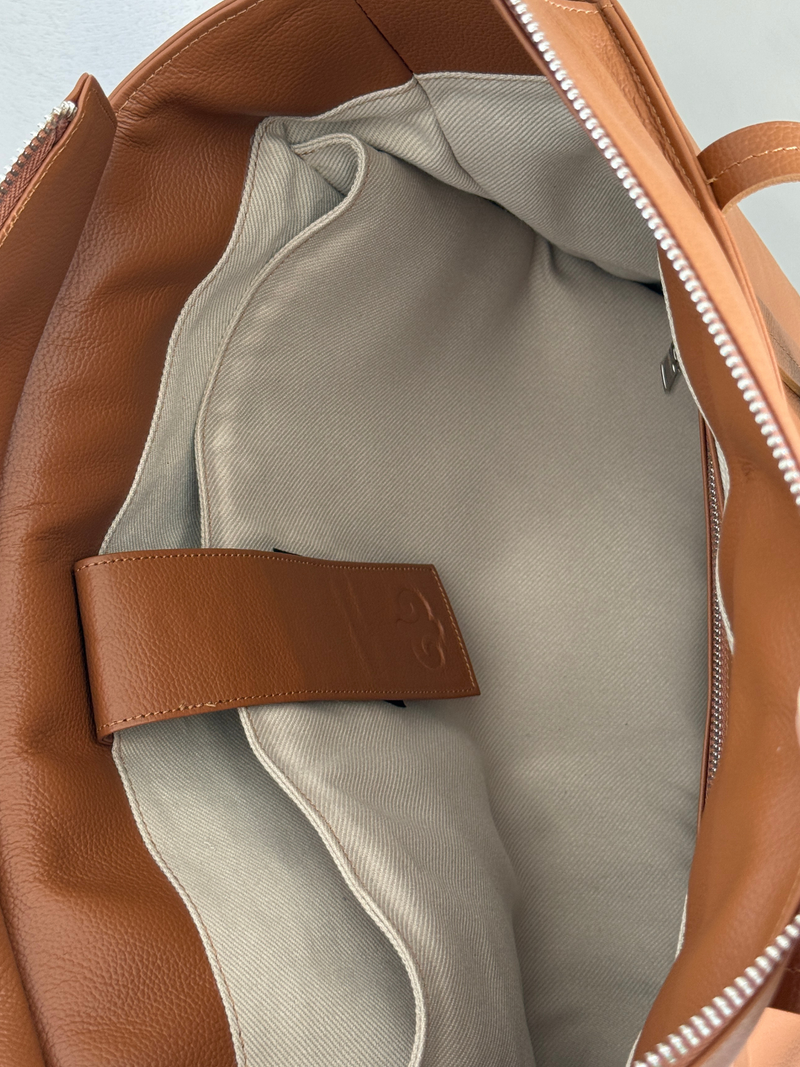 TOTE BAG VERSIÓN FULL - CAMEL - Image 3