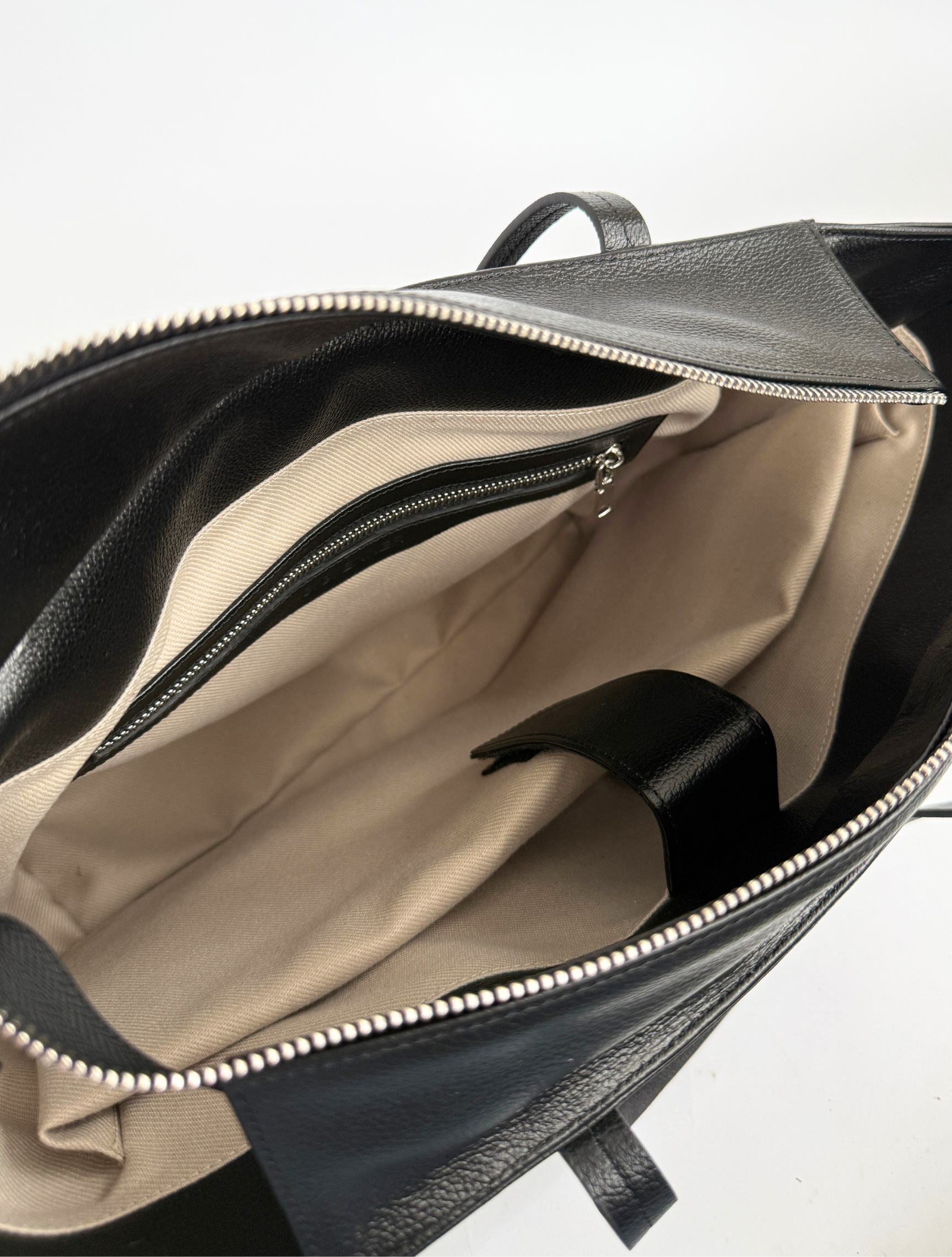 PRE ORDER - TOTE BAG VERSIÓN FULL - NEGRO - Gallery 7