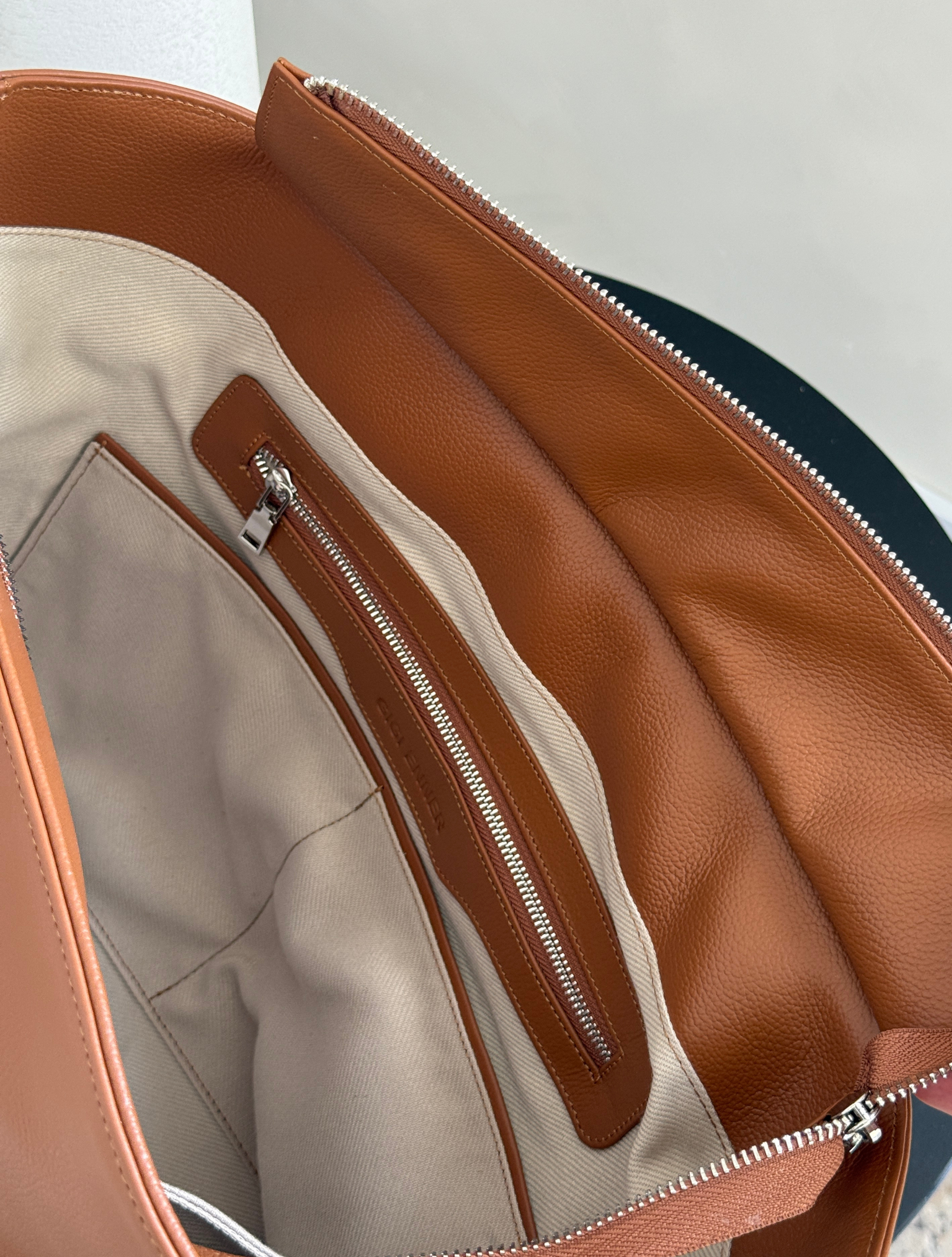 TOTE BAG VERSIÓN FULL - CAMEL - Gallery 4