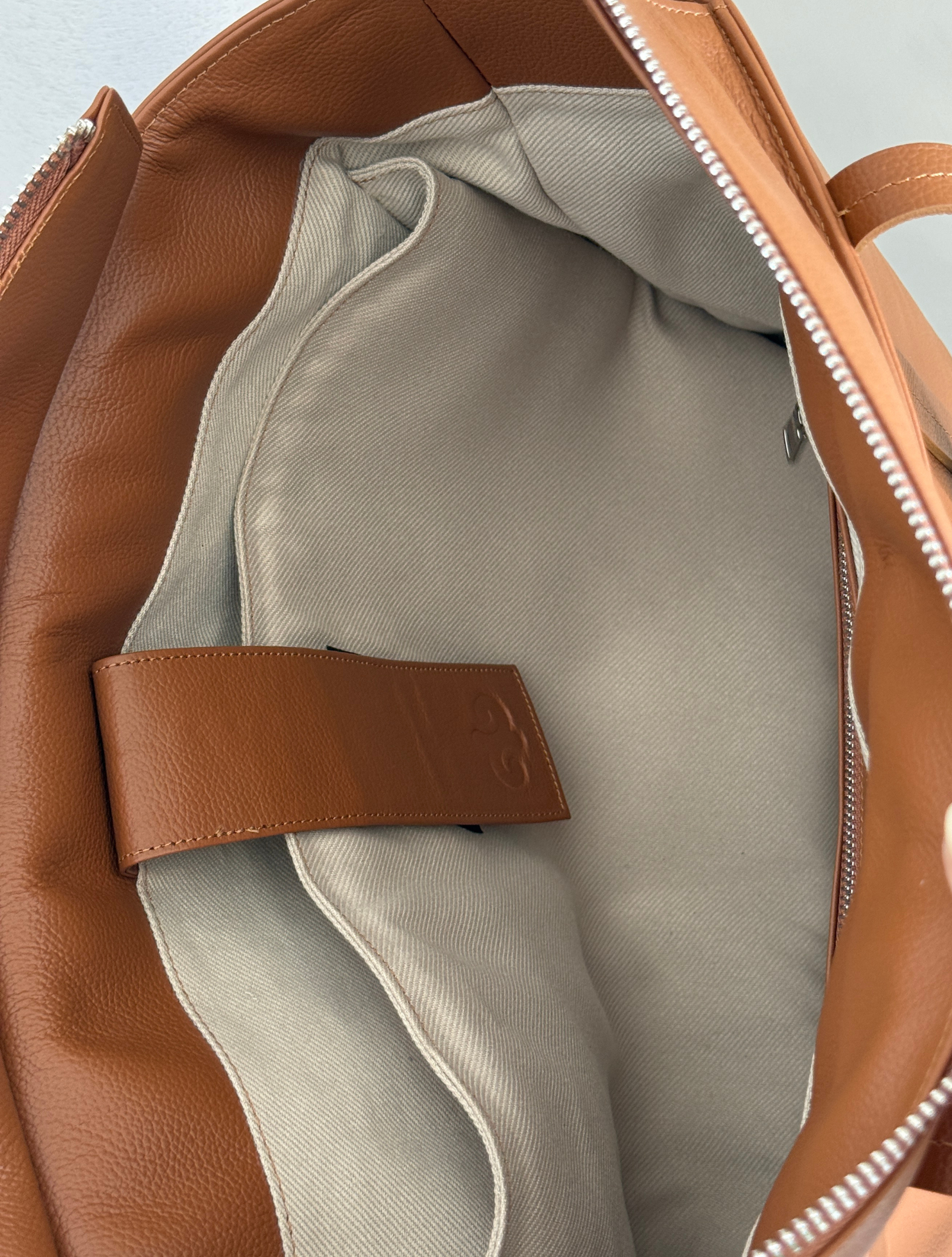 TOTE BAG VERSIÓN FULL - CAMEL - Gallery 3